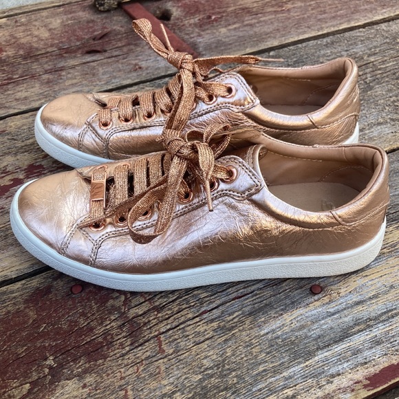 💙UGG Milo Metallic Sneakers - Picture 5 of 14